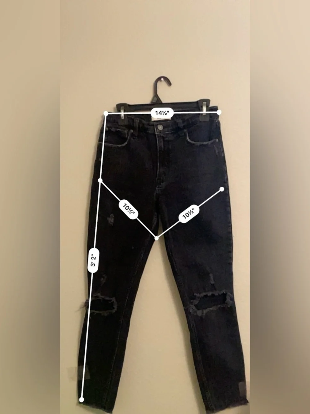 Abercrombie & Fitch Black High-Rise Distressed Jeans - Picture 5 of 9
